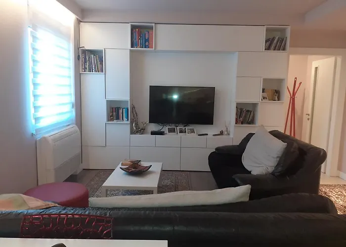 Lake View Apartment