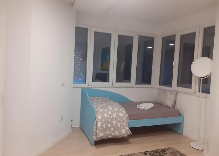 Lake View Apartment